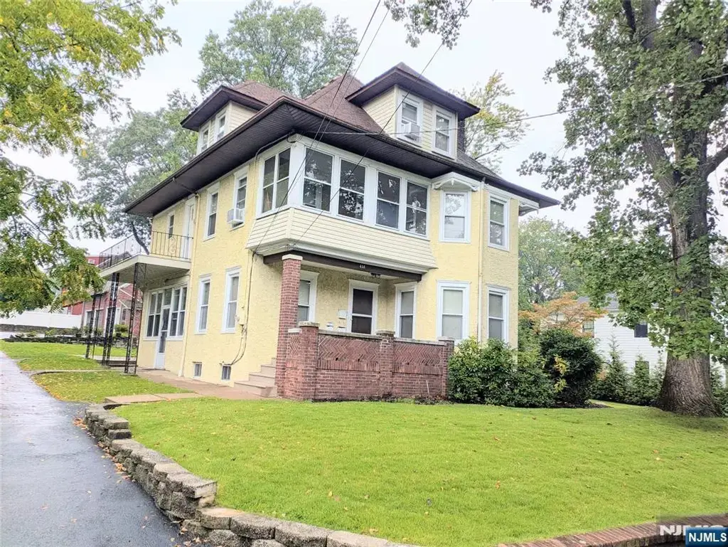 438 Van Dyke, Ridgewood