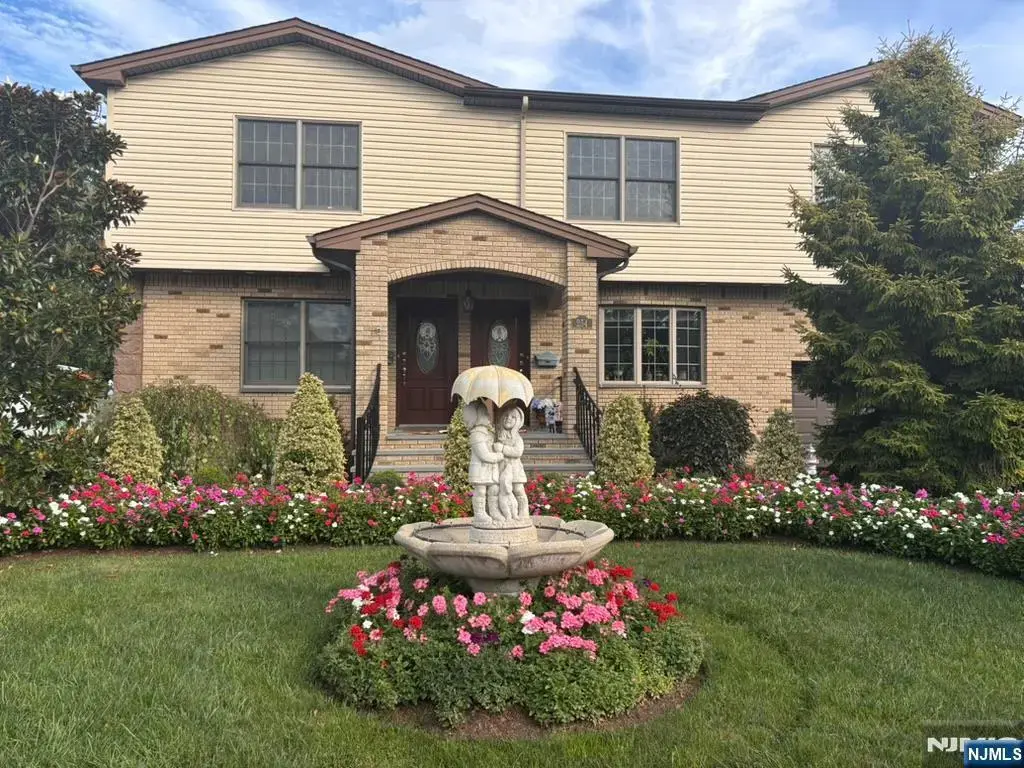 254 Phillips, South Hackensack