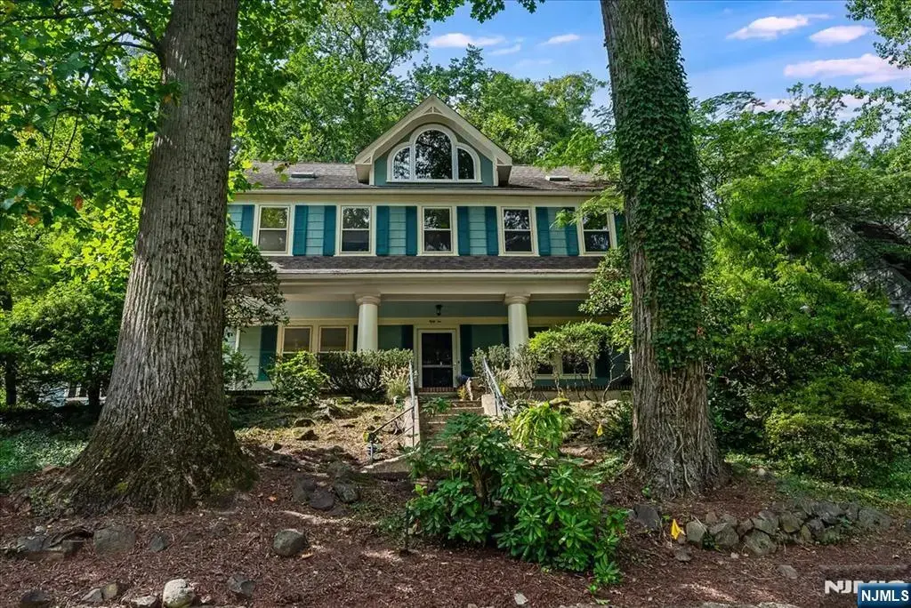 52 Warfield Street, Montclair