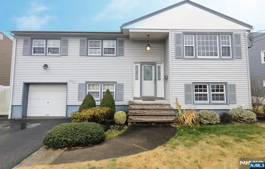88 Herrick, East Rutherford