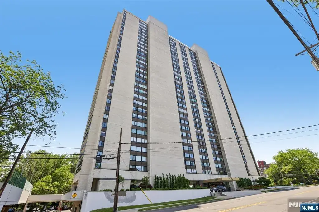 1500 Palisade Avenue 18c, Fort Lee