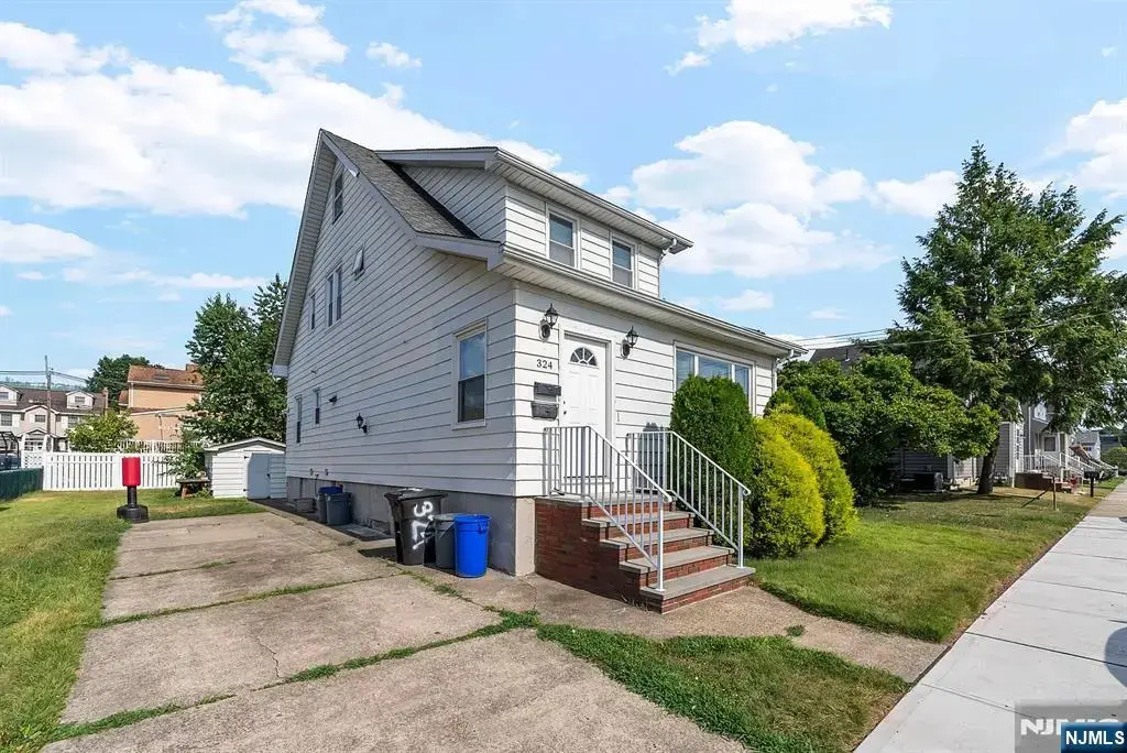 322 3rd, Saddle Brook