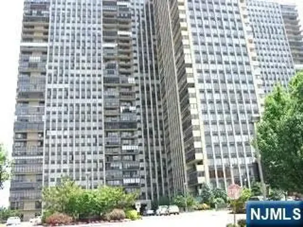 200 Winston Drive C2611, Cliffside Park