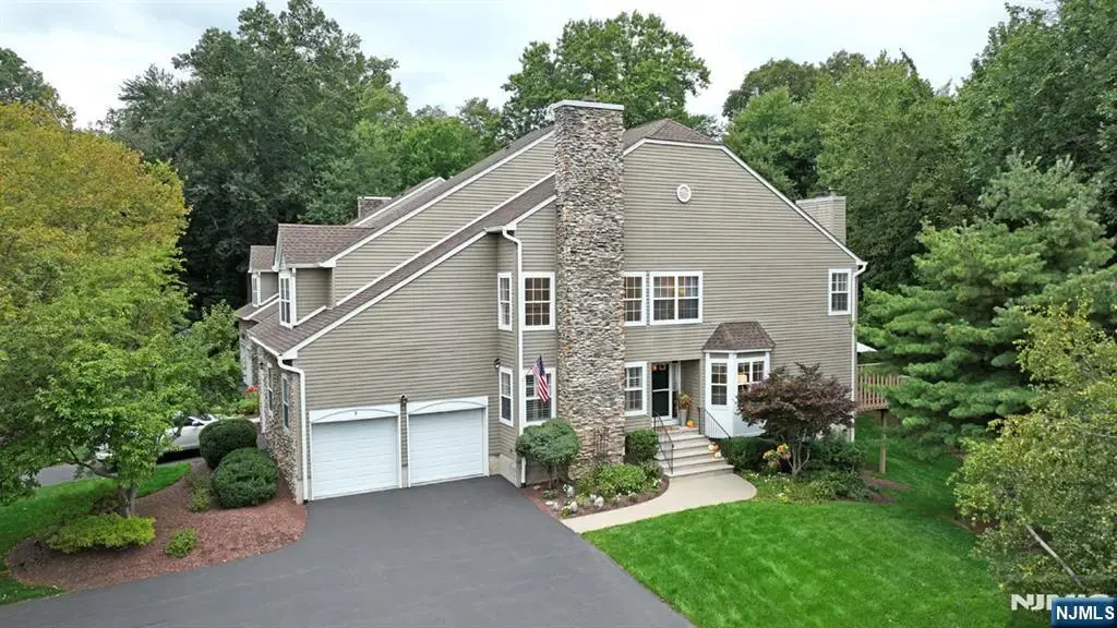 8 Hunter Road, North Haledon
