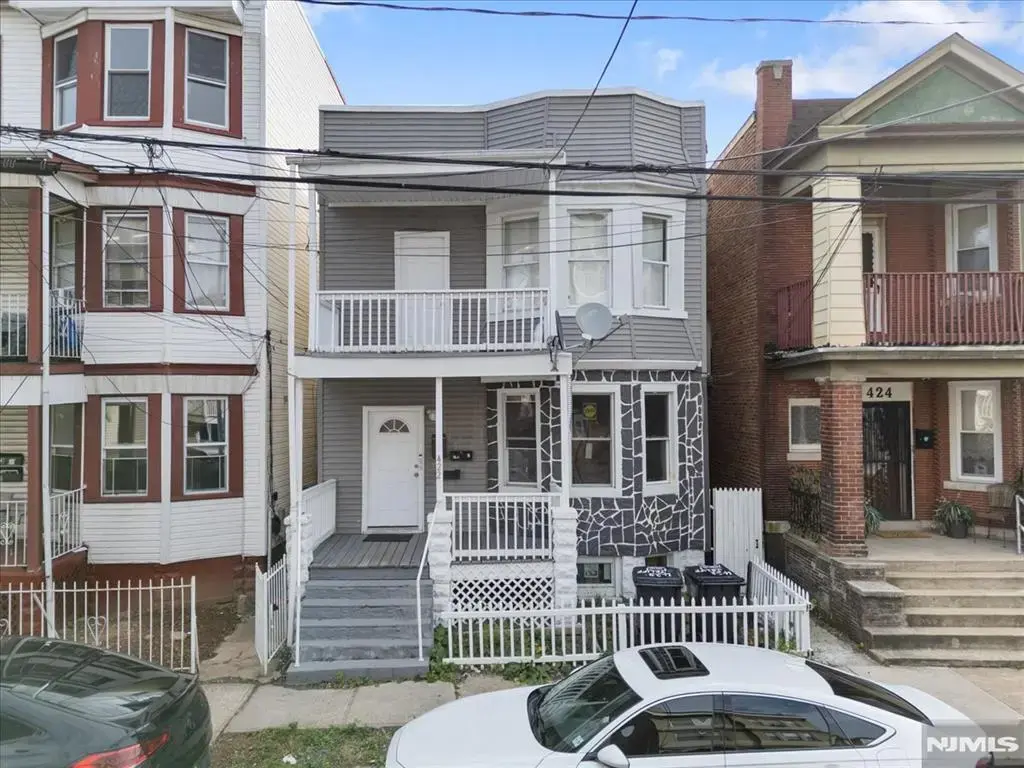 422 Jelliff Avenue, Newark