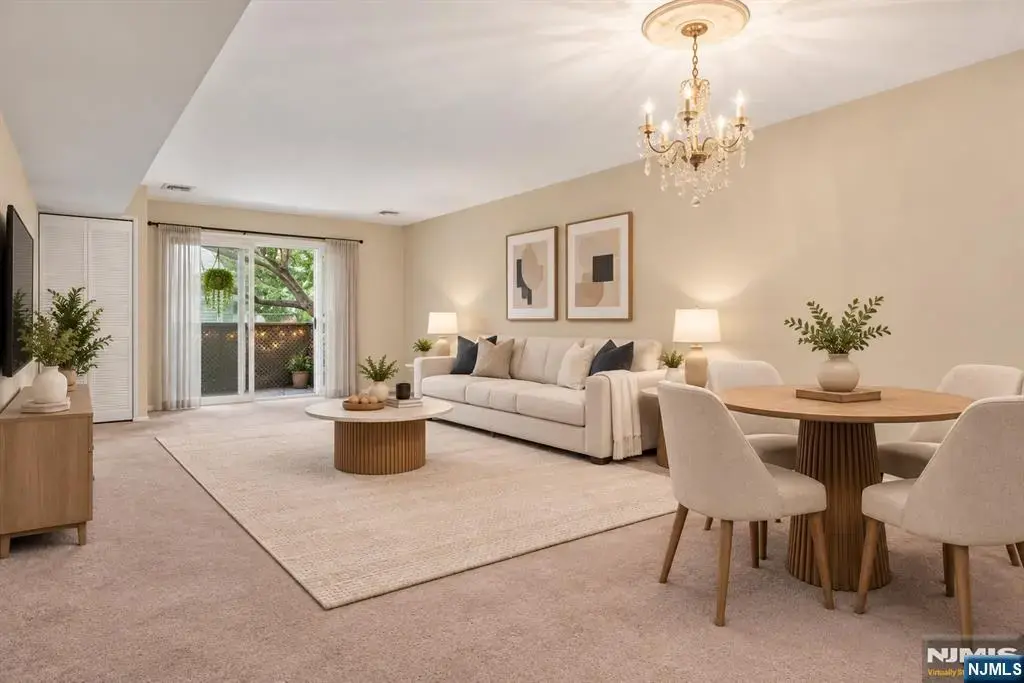 19 Plauderville Avenue 208, Garfield