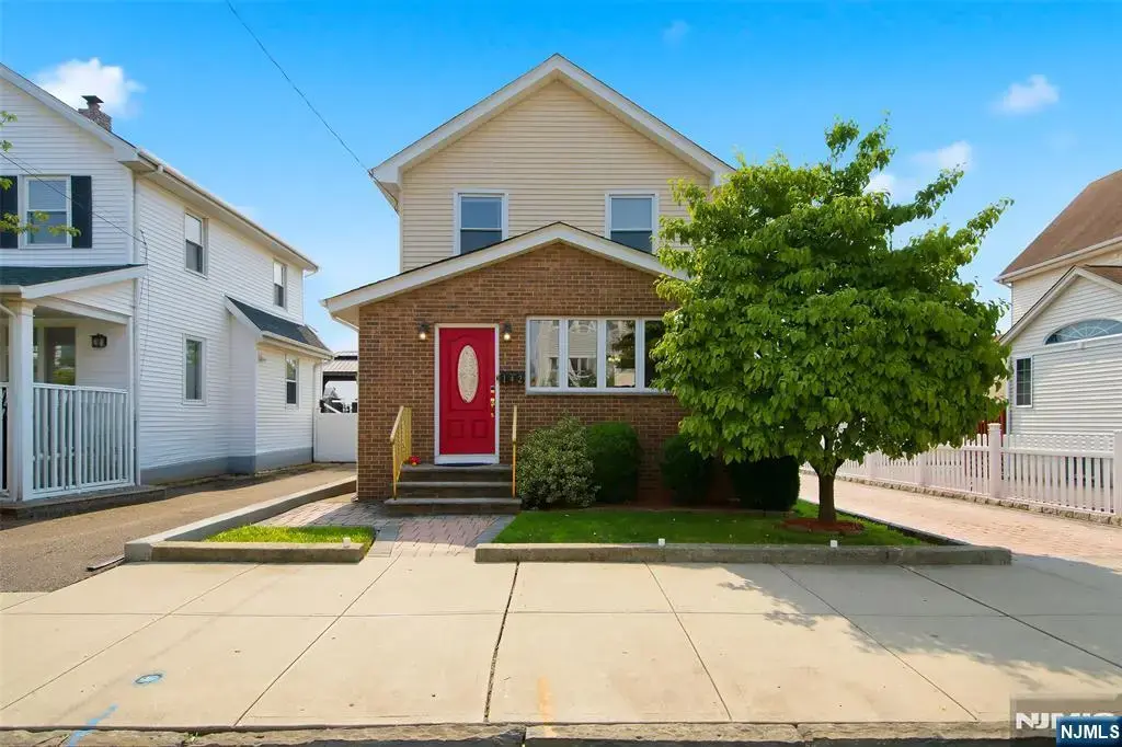 142 Morgan Place, North Arlington