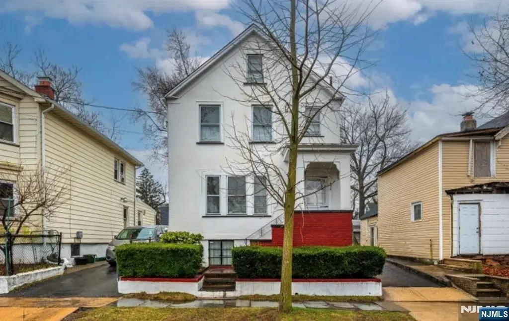 424 Frankfort Street, Orange