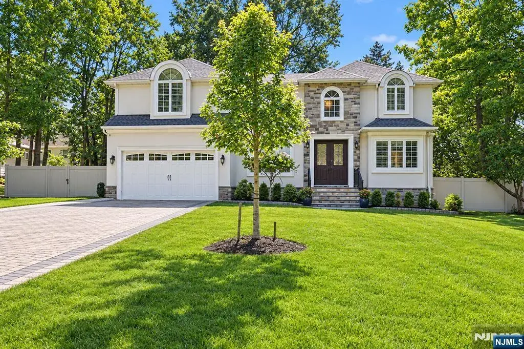 8 Ranch Lane, Closter
