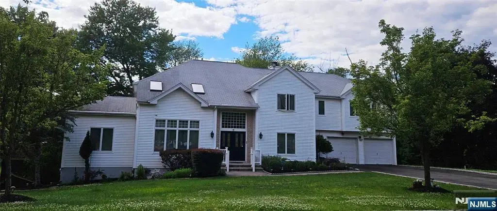 11 Fox Hill Drive, Wayne