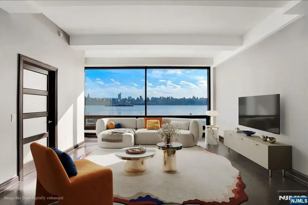 9 Somerset Lane 209, Edgewater