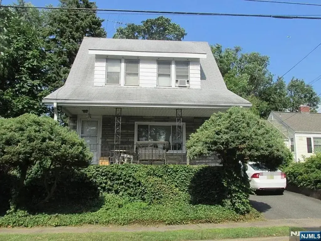 85 Elizabeth Avenue, Elmwood Park