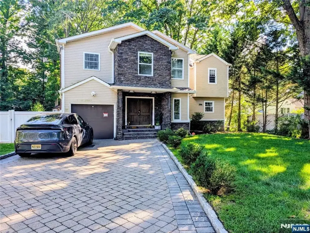 96 Buff, Tenafly