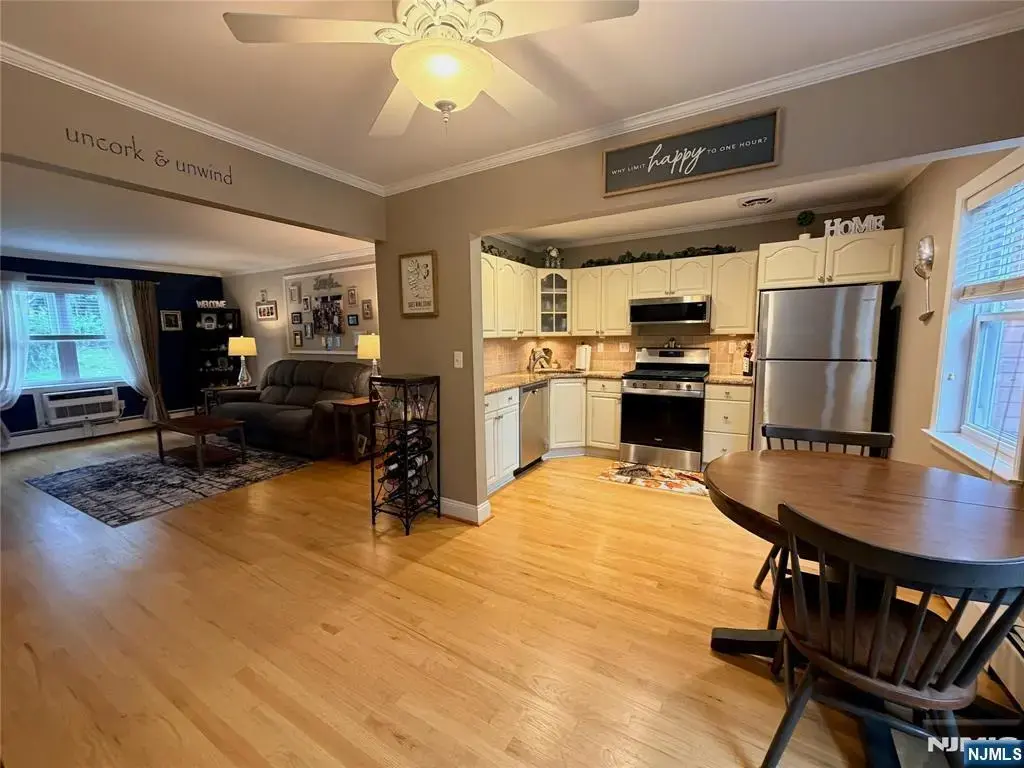 1124 Valley Road 1a, Wayne