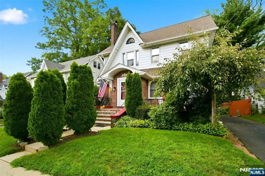 351 W Griggs Avenue, Teaneck
