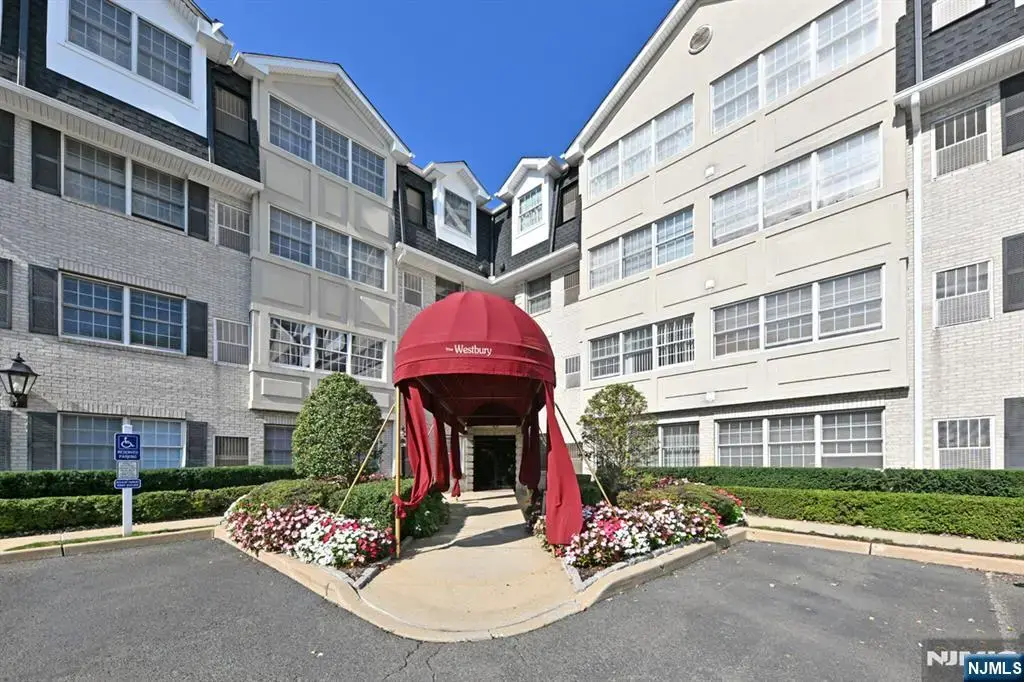 131 Clinton Place 214, Hackensack