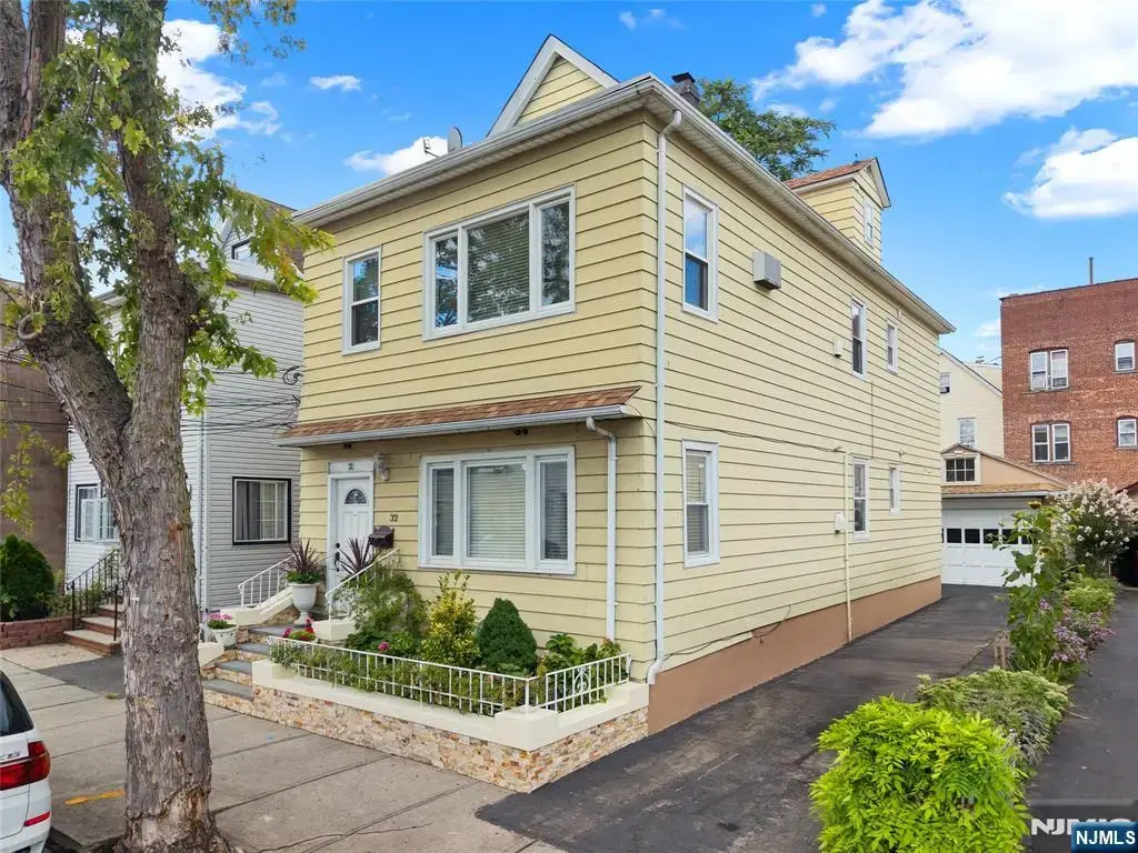 32 Russell Street, Clifton