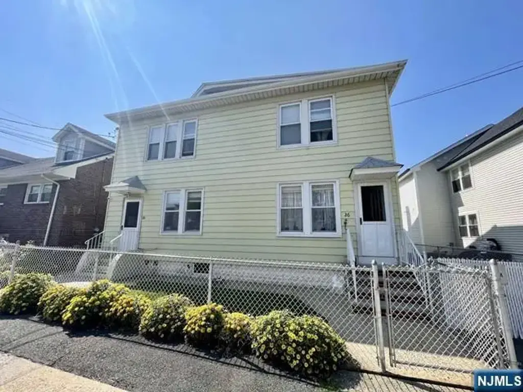 26-28 Spruce 1c, Kearny