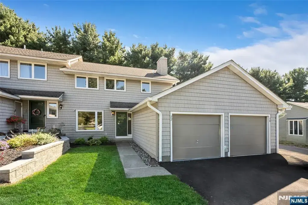 77 Sunset Court, Mahwah