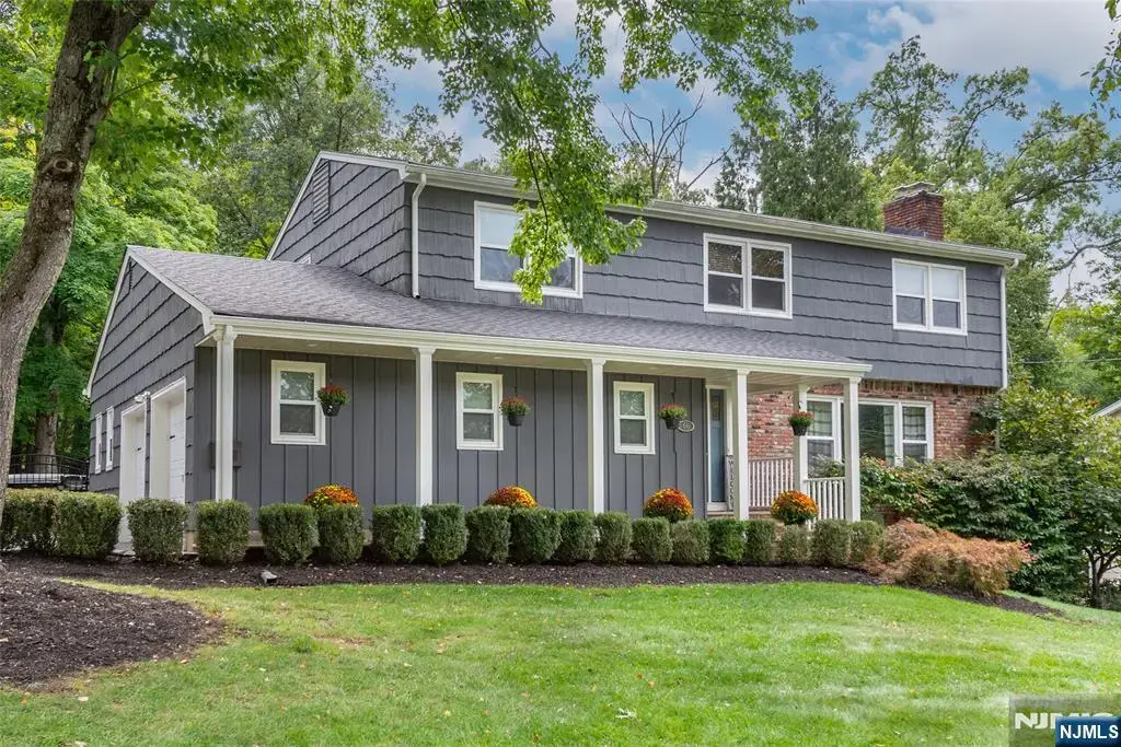 66 Darlington Drive, Wayne