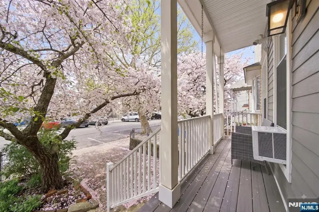 22 Laidlaw Avenue, Jersey City