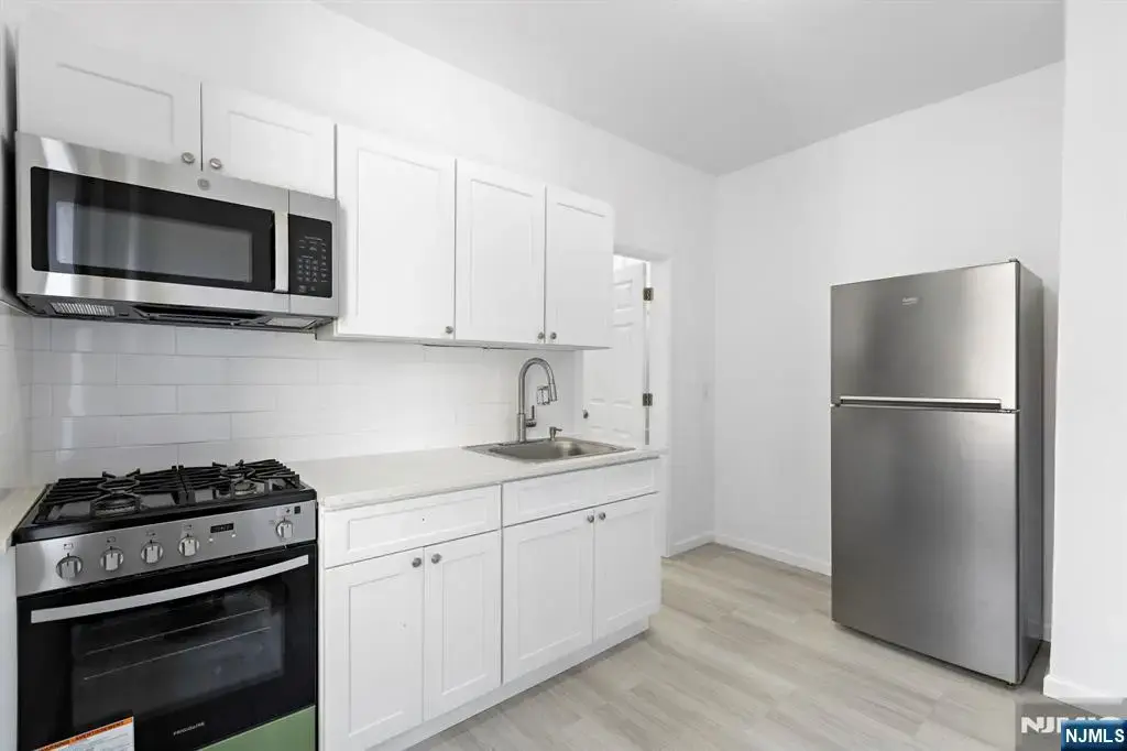 137 Kensington 503, Jersey City