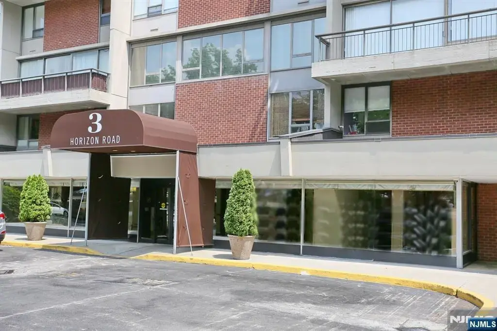 3 Horizon Road 1432, Fort Lee