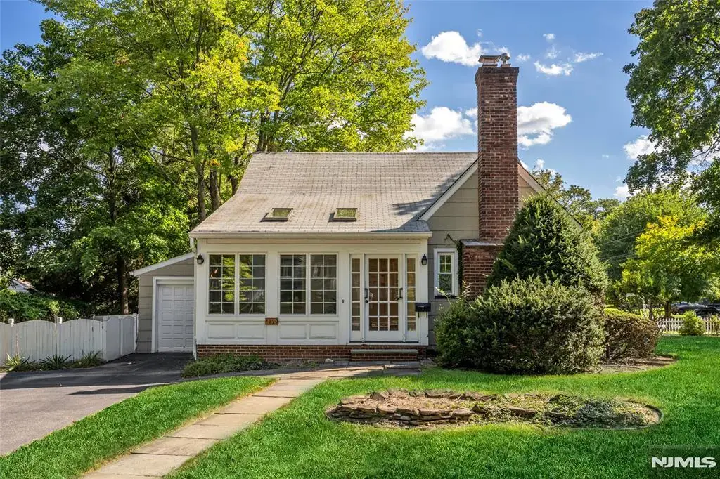 129 Forest Road, Glen Rock