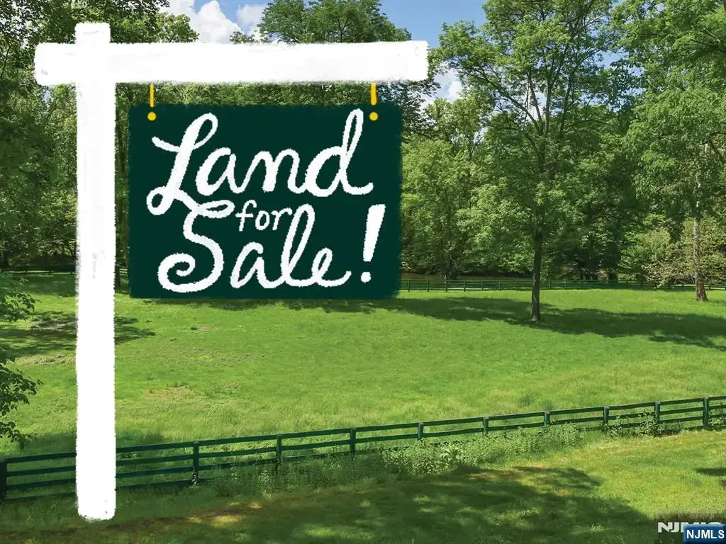 19 N Church Road, Saddle River