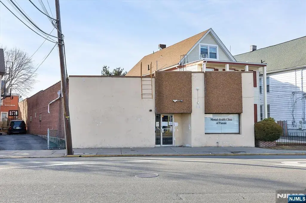 109-111-111 Lexington Avenue, Passaic
