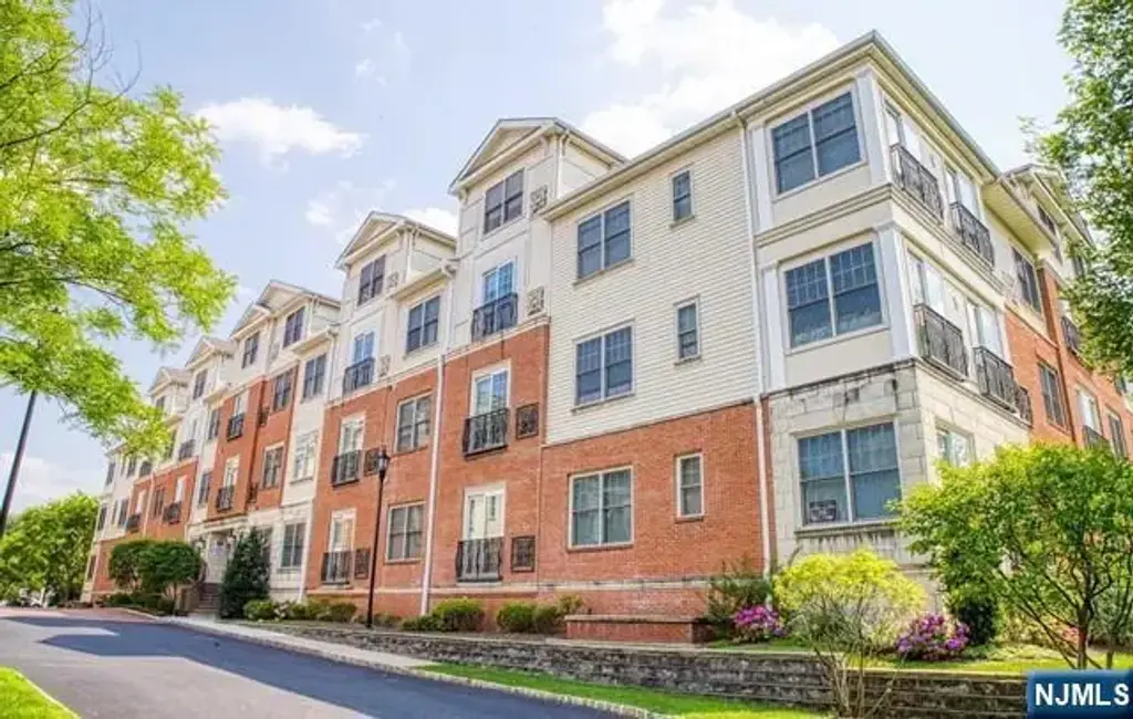 1109 The Plaza, Tenafly