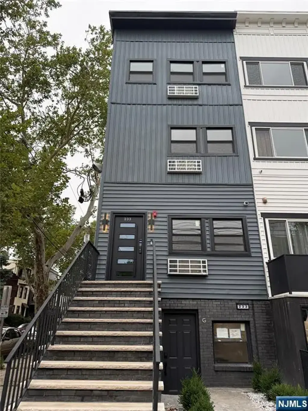 233 Palisade Apt 2, Jersey City