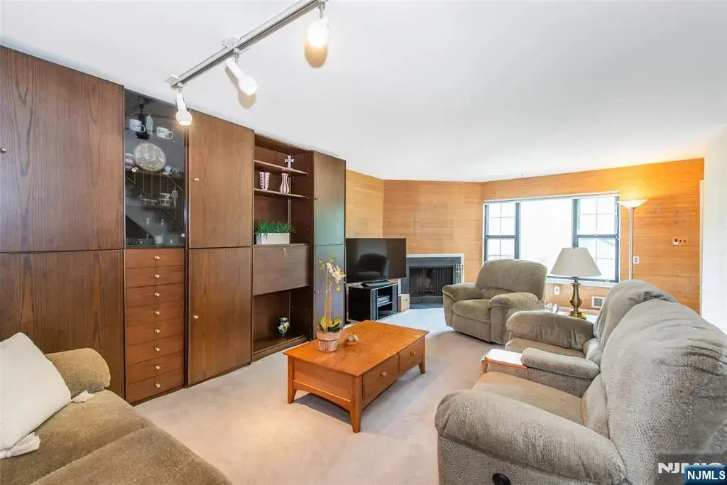 575 Grove Street F3, Clifton