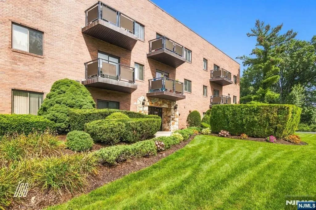 279 Clark Street A9, Hackensack