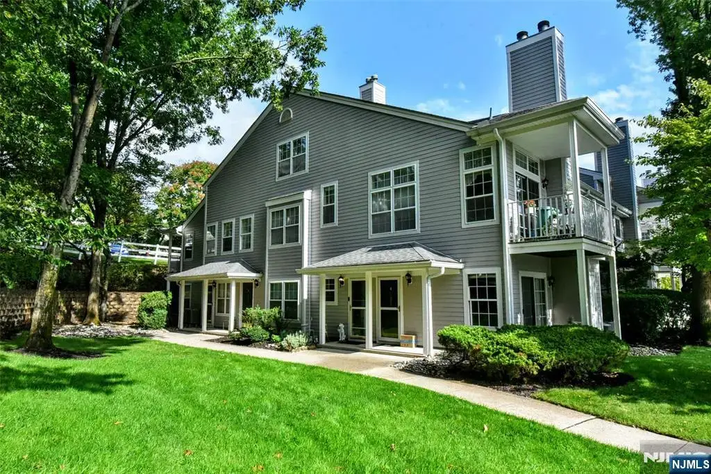 1098 Devon Court 1098, Mahwah