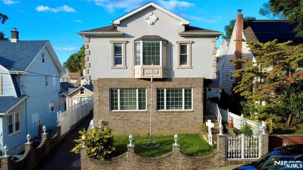 51 Fairview Avenue, Bogota