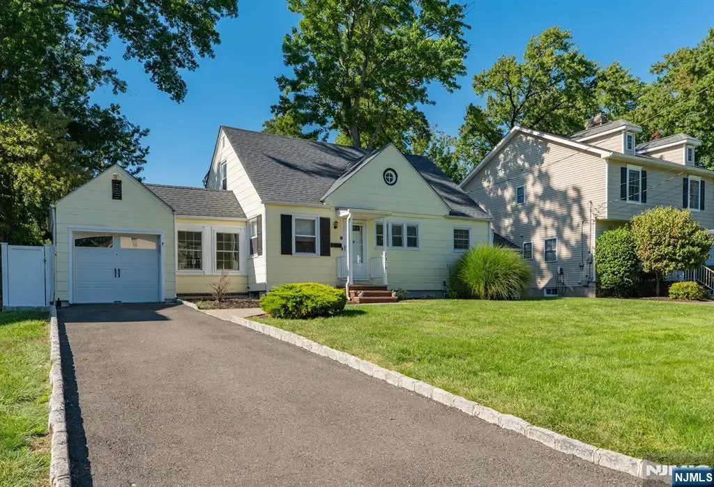2375 Whittier Avenue, Scotch Plains