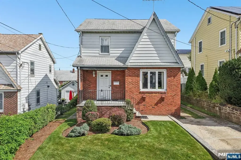 146 Bergen Avenue, North Arlington