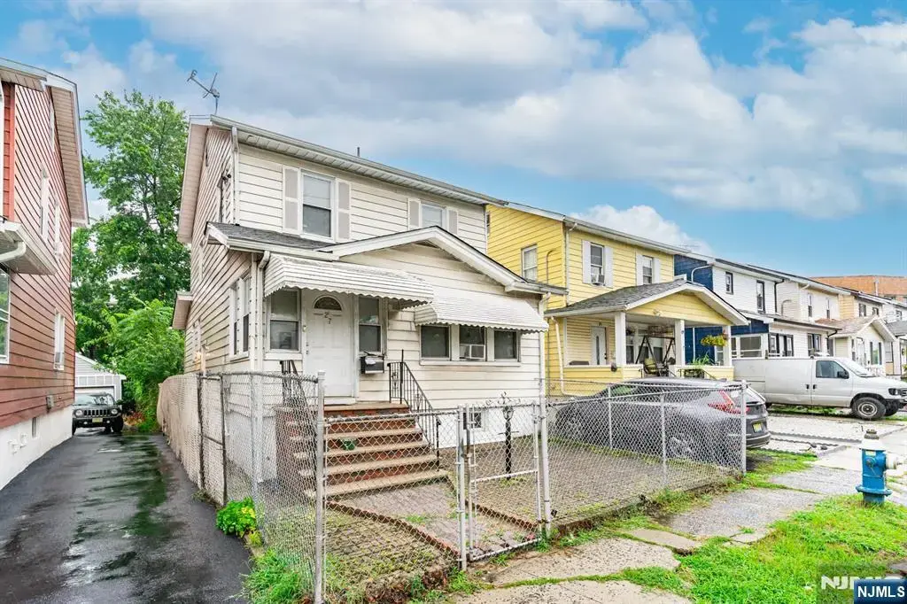 27 Philip Place, Irvington