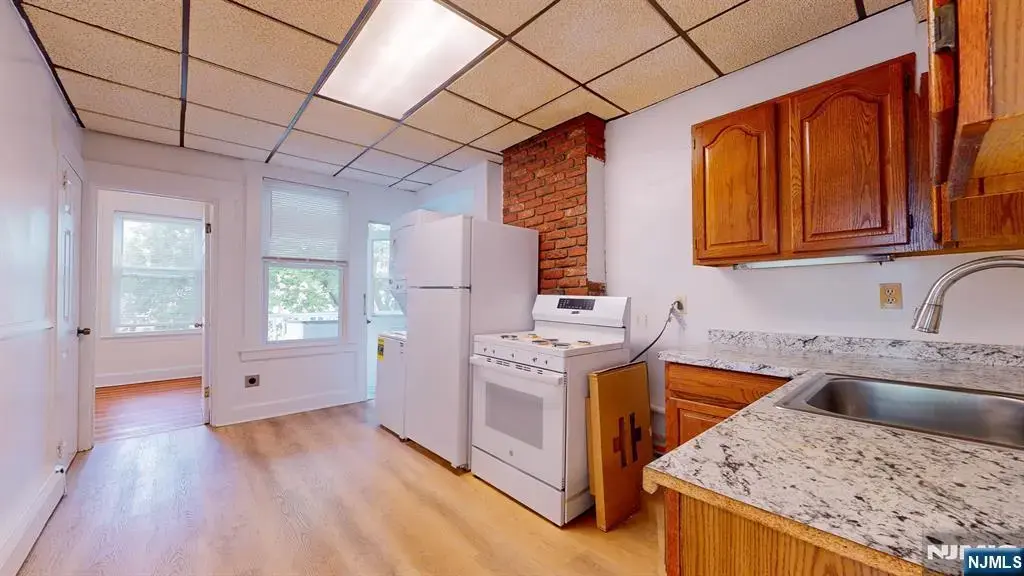 518 Forest 5, Kearny