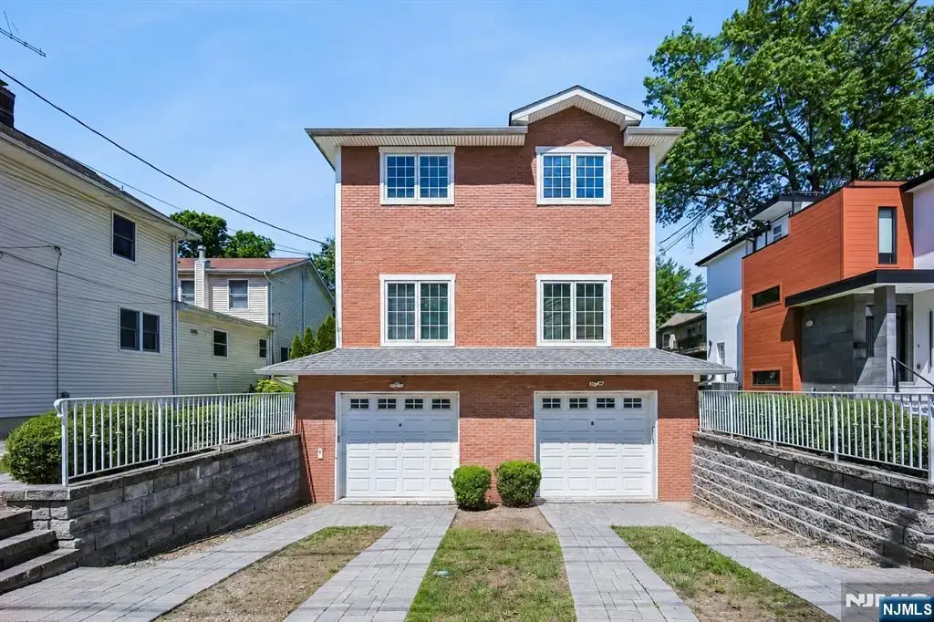 39 Grove B, Tenafly