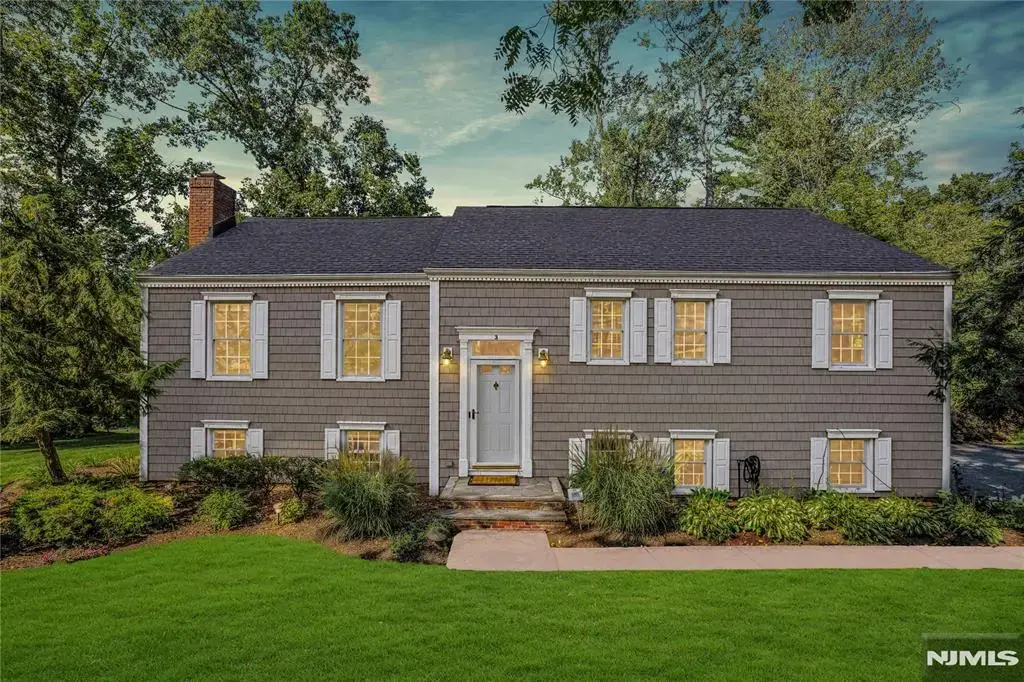 3 Deer Run Circle, Chatham Township