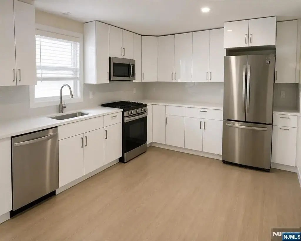 35 Edsall 2nd Fl, Palisades Park