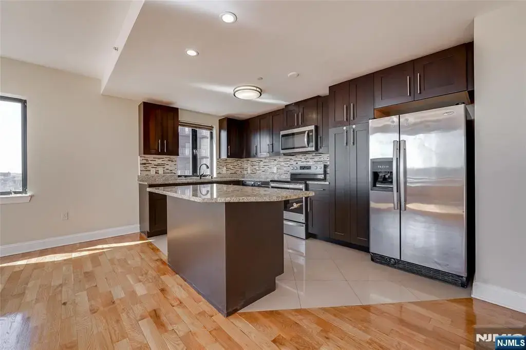 29 1st 702, Hackensack
