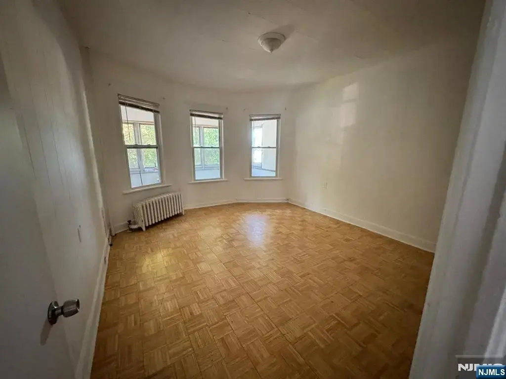 365 Harding, Clifton