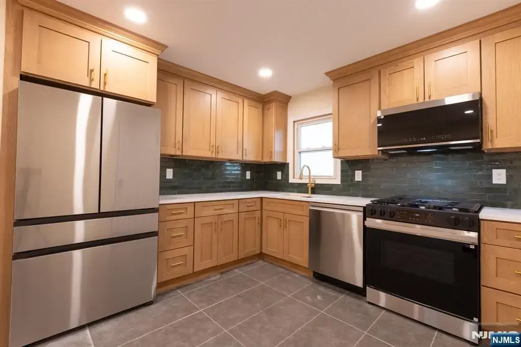 375 Broad 2, Carlstadt