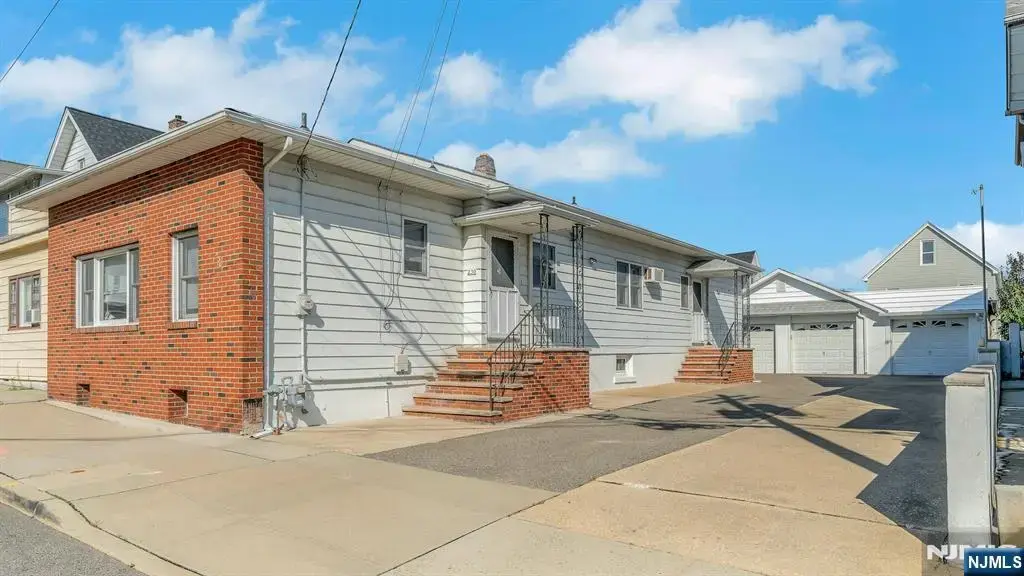 230 Lincoln Place, Garfield