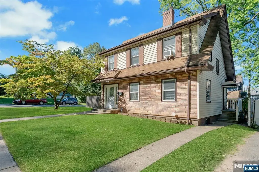62 Elliot Place, East Orange