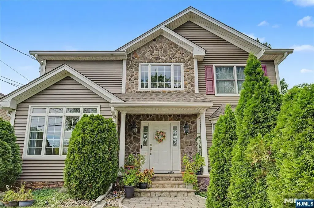 631 Oak Avenue, Saddle Brook