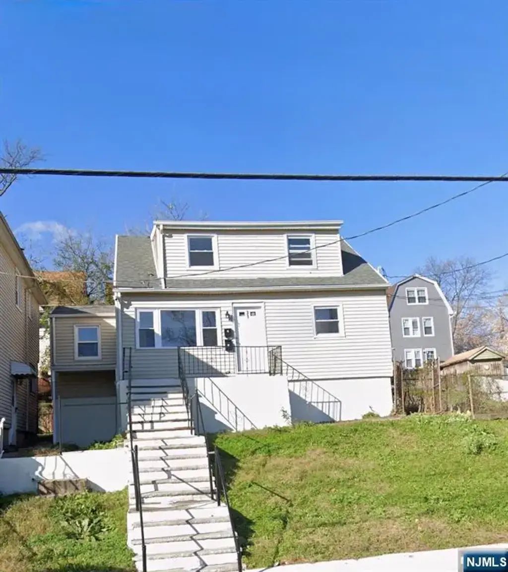 31 Bayside Terrace, Jersey City